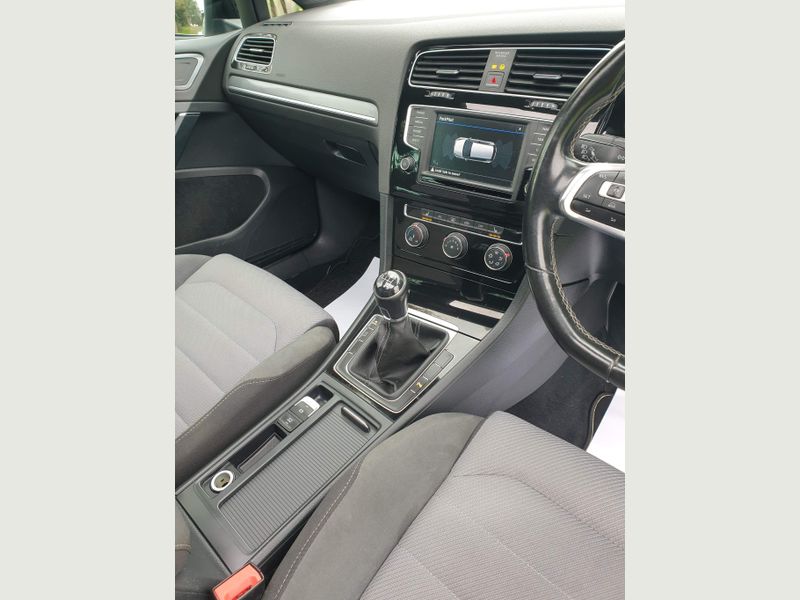 Volkswagen Golf  2.0 TDI BlueMotion Tech R-Line Edition Euro 6 (s/s) 5dr