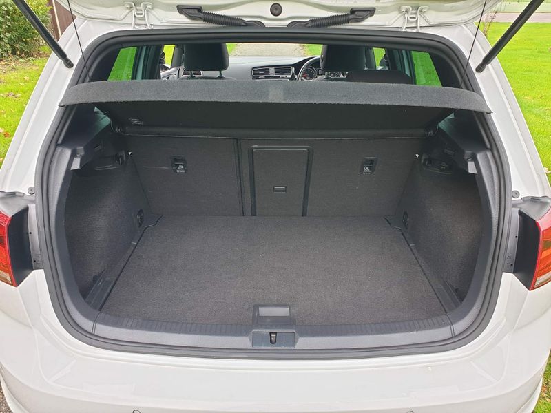 Volkswagen Golf  2.0 TDI BlueMotion Tech R-Line Edition Euro 6 (s/s) 5dr